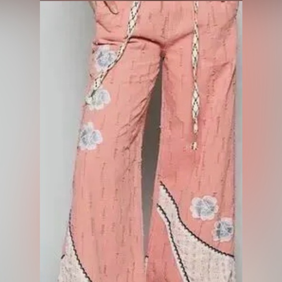 POL PATCHWORK
FLOWER PANTS🌟 - Picture 2 of 2